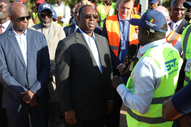 Descente surprise : Le Président Macky Sall en visite sur le chantier du BRT à l'instant