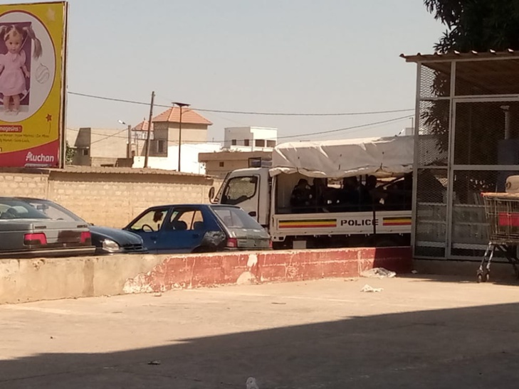 Photos / Tivaouane: Des policiers postés aux alentours du domicile de Serigne Moustapha Sy
