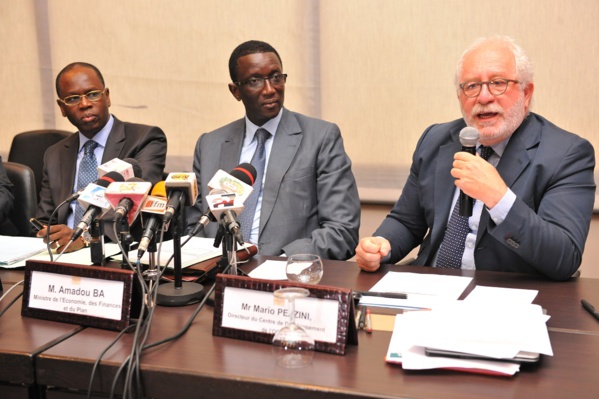 Photos+Discours: Atelier sur la politique macroéconomique et les réformes structurelles pour l'année 2015