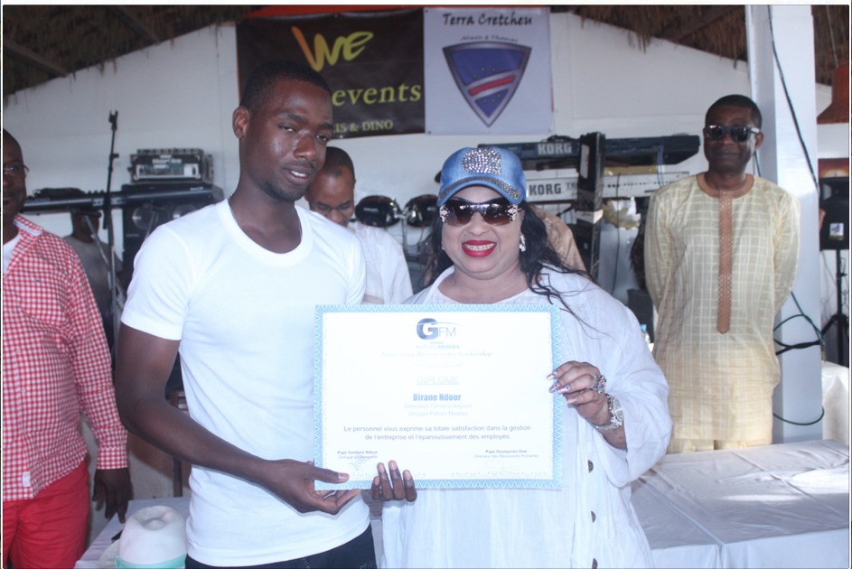 Images- Yendou du personnel de Youssou Ndour