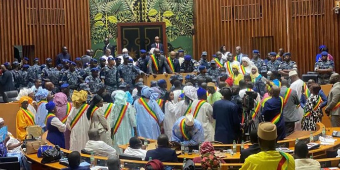 A l'épreuve d'une alchimie politicienne... populiste ! Par IBOU NDOYE A l'épreuve d'une alchimie politicienne... populiste ! Par IBOU NDOYE