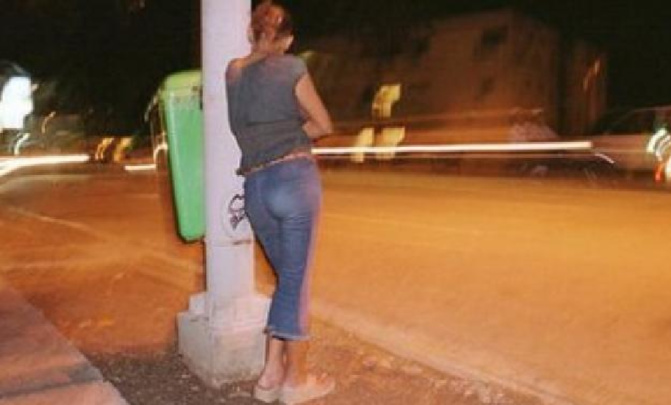 Son client refuse de payer après une partie de plaisir : La jeune prostituée chipe son portable