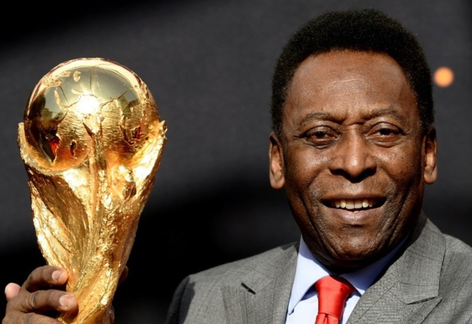 Brésil: Les proches de Pelé à son chevet à l'hôpital