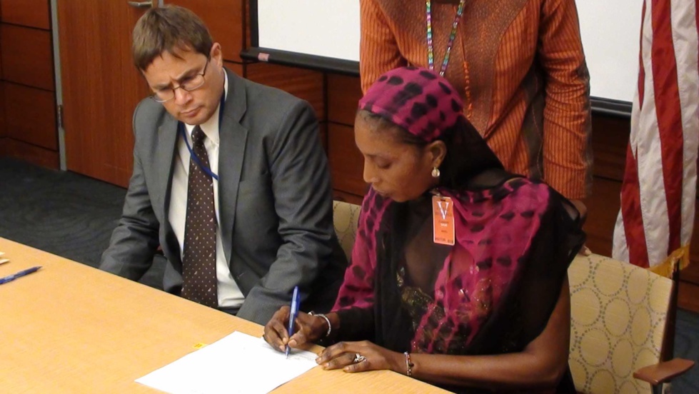 Photos+Videos: Signature de contrats de financement des projets Self Help