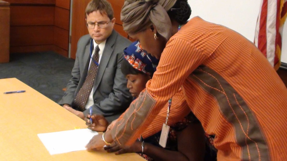 Photos+Videos: Signature de contrats de financement des projets Self Help