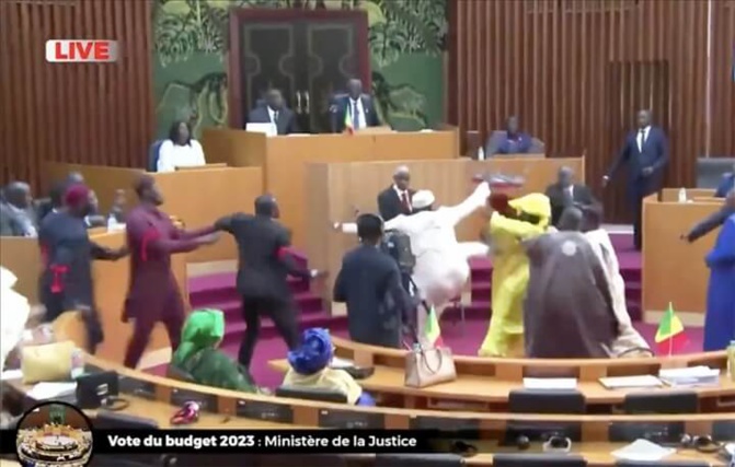 Délibéré renvoyé : Les députés Massata Samb et Mamadou Niang fixés sur leur sort, ce jeudi 29 décembre 2022