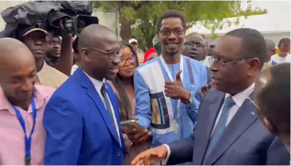 Video+Photos / Tambacounda : Le Président Macky Sall en tête-à-tête, sans protocole, avec la presse