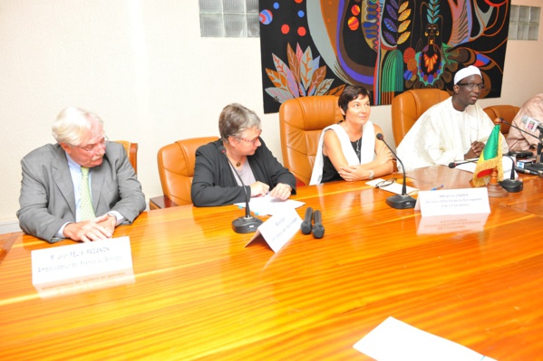 Discours + photos : Cérémonie de signature de conventions entre l’Agence Française de Développement et l’Etat du Sénégal