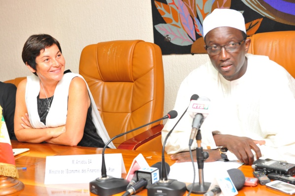 Discours + photos : Cérémonie de signature de conventions entre l’Agence Française de Développement et l’Etat du Sénégal