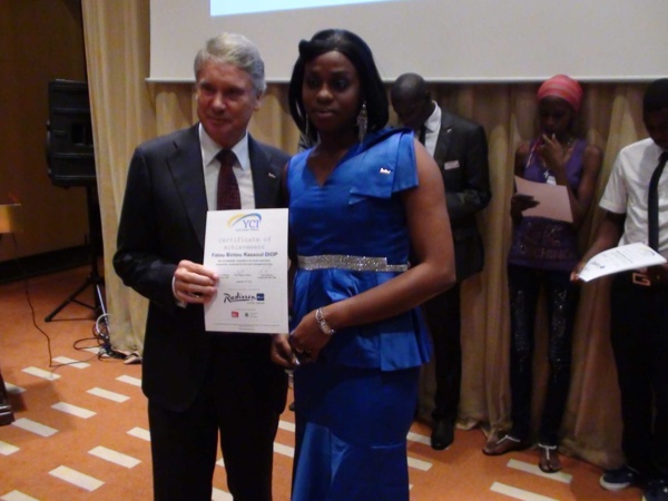 Photos+Vidéos: Cérémonie de remise de certificats aux stagiaires du programme "YCI" 