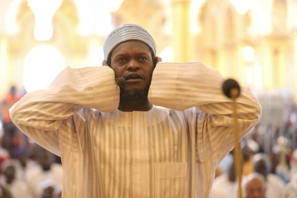 En visite au Sénégal : Azali Assoumani, le président comorien et le Chef de l’Etat Macky Sall, ont prié à la Grande mosquée Massalikoul Djinane