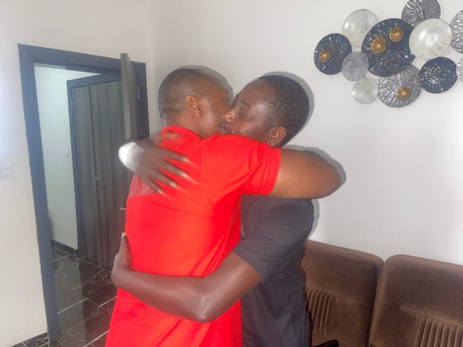 Guy Marius Sagna rend visite à Pape Alé Niang : Les images d’une rencontre