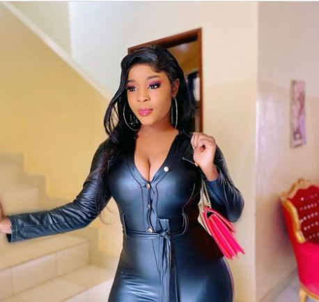 La fille de Ndiollé Tall sexy en combinaison moulante (Photos)