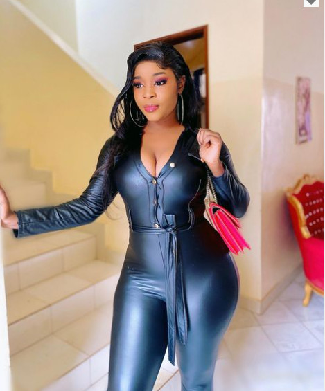 La fille de Ndiollé Tall sexy en combinaison moulante (Photos)