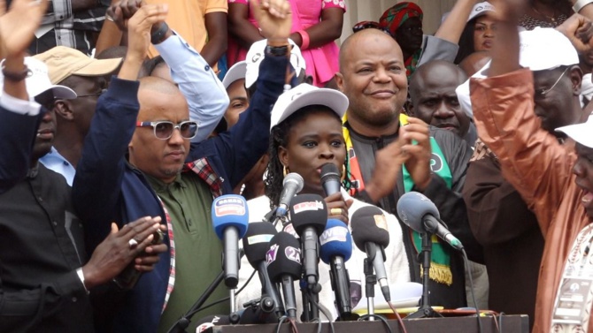Investiture de Macky Sall : Les Femmes leaders en phase avec la jeunesse républicaine Investiture de Macky Sall : Les Femmes leaders en phase avec la jeunesse républicaine