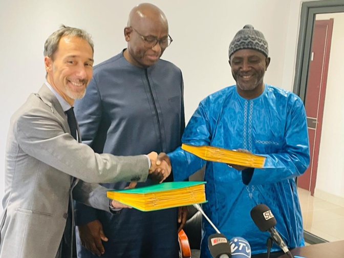 Sénégal : Le FIDA et le CNCR signent un accord de don pour l’amélioration des revenus des femmes et des jeunes entrepreneurs avicoles villageois