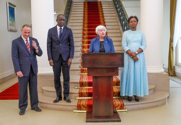 Photos / Tournée africaine : Dakar, première étape de la secrétaire d’Etat au Trésor des États-Unis Photos / Tournée africaine : Dakar, première étape de la secrétaire d’Etat au Trésor des États-Unis