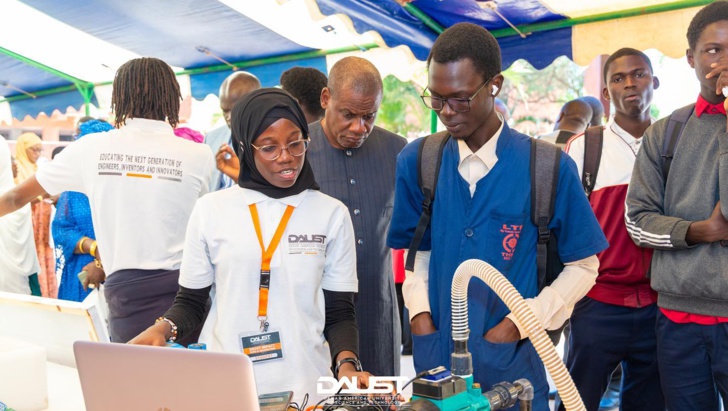 Salon des innovations technologiques : DAUST célèbre ses jeunes étudiants