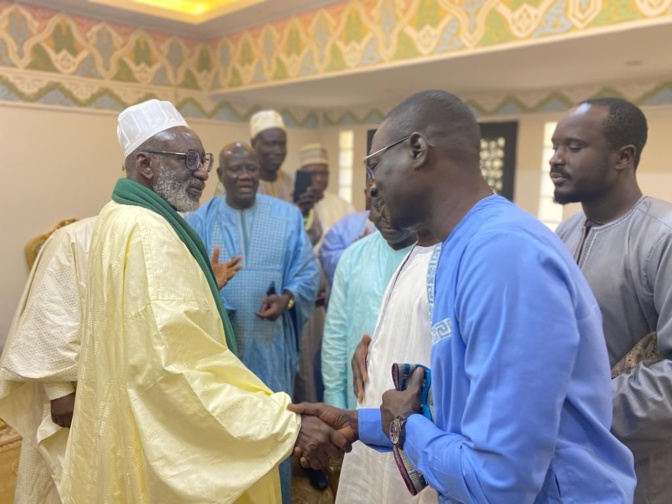 Ziarra annuelle de la famille omarienne : Une délégation du PDS était chez le Khalife Thierno Madani Tall. Ziarra annuelle de la famille omarienne : Une délégation du PDS était chez le Khalife Thierno Madani Tall.