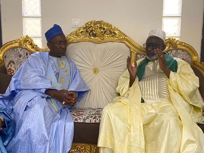 Ziarra annuelle de la famille omarienne : Une délégation du PDS était chez le Khalife Thierno Madani Tall. Ziarra annuelle de la famille omarienne : Une délégation du PDS était chez le Khalife Thierno Madani Tall.