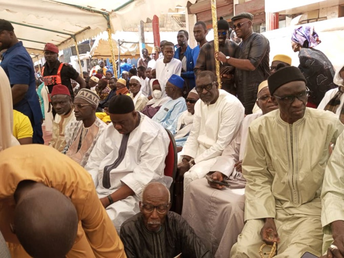 Condoléances : Une délégation du PDS auprès de la famille de feu Serigne Modou Niang, surnommé le « promoteur de l'alternance ». Condoléances : Une délégation du PDS auprès de la famille de feu Serigne Modou Niang, surnommé le « promoteur de l'alternance ».