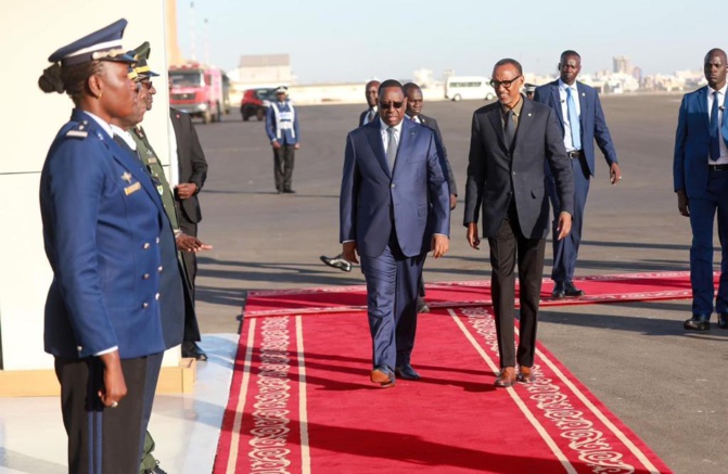 Le président Kagame à Dakar pour le Sommet sur le financement des infrastructures en Afrique : Macky Sall à l’accueil Le président Kagame à Dakar pour le Sommet sur le financement des infrastructures en Afrique : Macky Sall à l’accueil