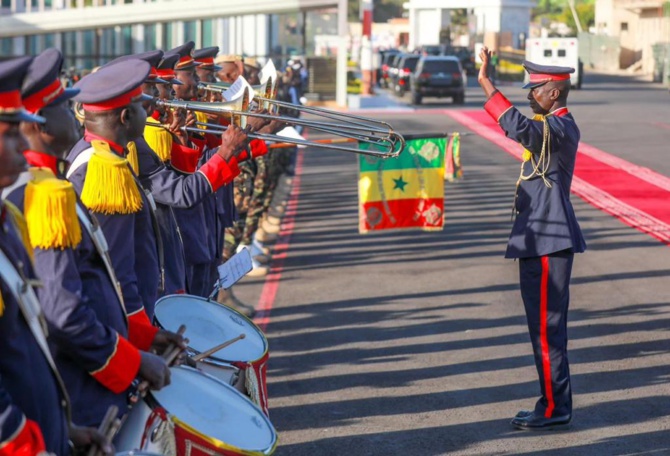 Le président Kagame à Dakar pour le Sommet sur le financement des infrastructures en Afrique : Macky Sall à l’accueil Le président Kagame à Dakar pour le Sommet sur le financement des infrastructures en Afrique : Macky Sall à l’accueil