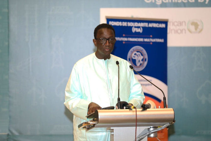 Clôture du 2e Sommet de Dakar sur le Financement des infrastructures en Afrique : Discours d’Amadou Bâ, Premier ministre Clôture du 2e Sommet de Dakar sur le Financement des infrastructures en Afrique : Discours d’Amadou Bâ, Premier ministre