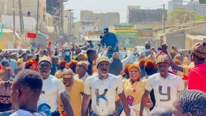 Photos/ Meeting de Pikine Guinaw Rail de l’Apr:  La foule domine tout et impose son rythme à cette organisation débordante d’énergie