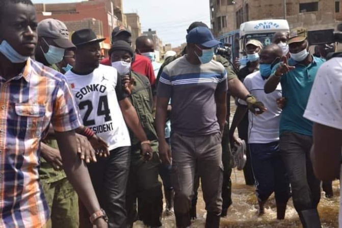 Ousmane Sonko, Président Pastef, Les patriotes: « Il urge de mettre un terme à cette frénésie d’arrestations arbitraires, de tortures et d’humiliations » Ousmane Sonko, Président Pastef, Les patriotes: « Il urge de mettre un terme à cette frénésie d’arrestations arbitraires, de tortures et d’humiliations »