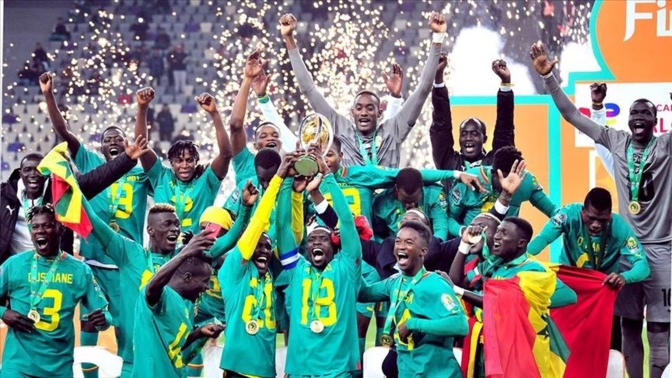 Le Sénégal vainqueur du Chan : Macky Sall offre une prime spéciale de 10 millions F Cfa et un terrain à chaque Lion local Le Sénégal vainqueur du Chan : Macky Sall offre une prime spéciale de 10 millions F Cfa et un terrain à chaque Lion local