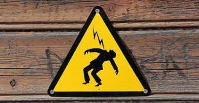 Mbour -Quartier Médine : un incendie fait un mort, par électrocution Mbour -Quartier Médine : un incendie fait un mort, par électrocution