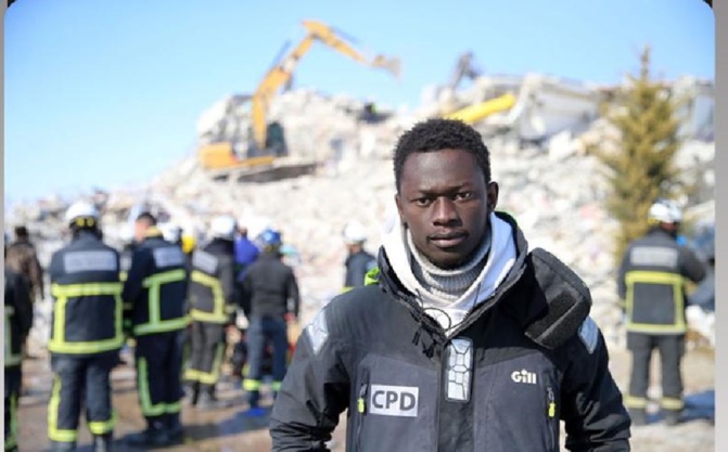 Turquie : Le Sénégalais Mustafa se précipite pour aider les victimes du tremblement de terre
