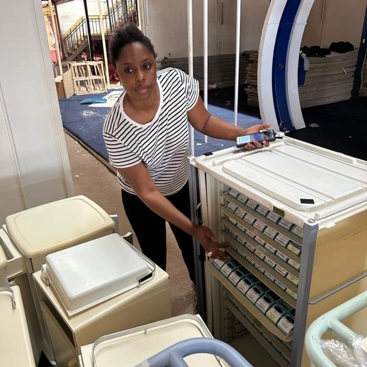 Actions humanitaires: Gabrielle Kane va convoyer 14 tonnes de matériels médicaux et une ambulance en Turquie Actions humanitaires: Gabrielle Kane va convoyer 14 tonnes de matériels médicaux et une ambulance en Turquie