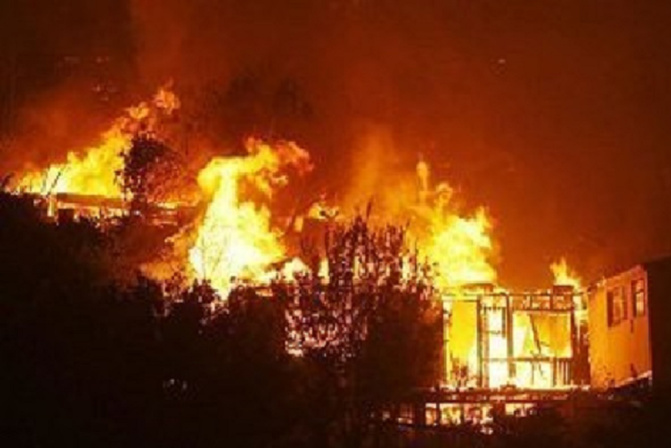 Koungheul : Parti d’un feu de brousse, un incendie à Papé Lougue, ravage 89 cases