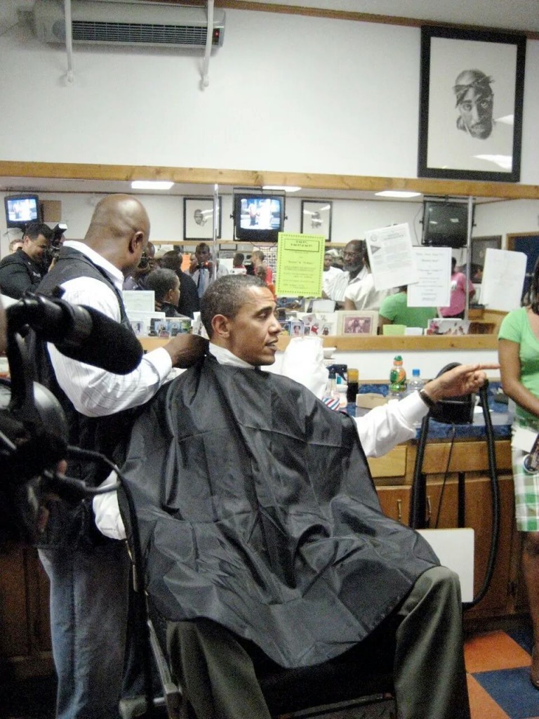 Le Président Barack Obama chez son coiffeur