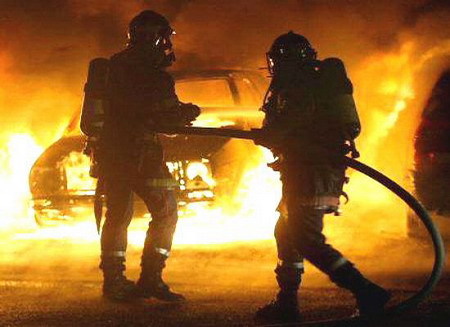 Incendie : Une voiture prend feu sur l'autoroute à péage