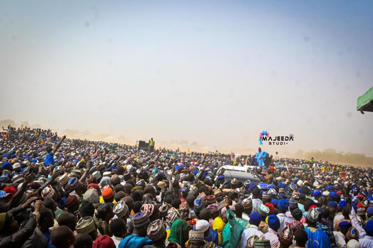 Photos : Maulidi Shehu Ibrahim Nyass à la réunion tenue dans la ville de Kebbi Photos : Maulidi Shehu Ibrahim Nyass à la réunion tenue dans la ville de Kebbi