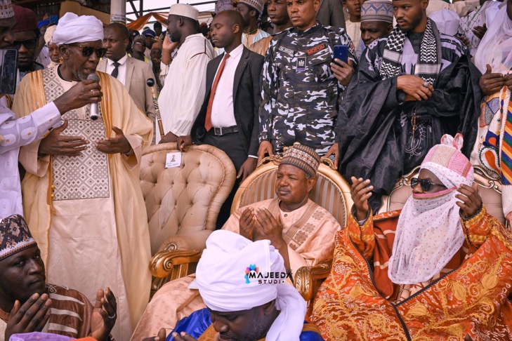 Photos : Maulidi Shehu Ibrahim Nyass à la réunion tenue dans la ville de Kebbi Photos : Maulidi Shehu Ibrahim Nyass à la réunion tenue dans la ville de Kebbi
