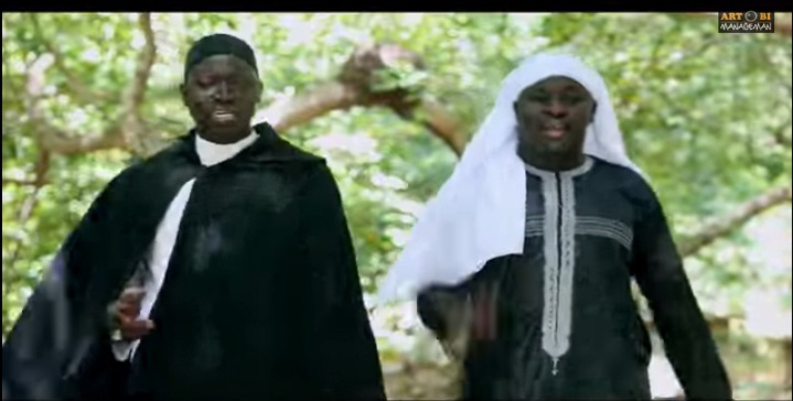 Nouveau clip: Secka rend hommage à Serigne Ababacar Sy.