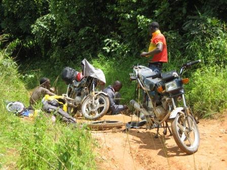 Vélingara : Sept conducteurs de moto arrêtés à la frontière avec la Guinée pour trafic de passagers
