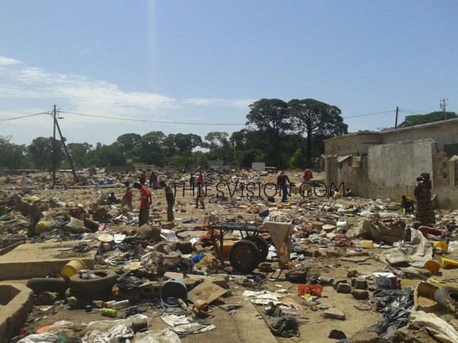 Thiès - Les images de la démolition du marché au poisson de Saam