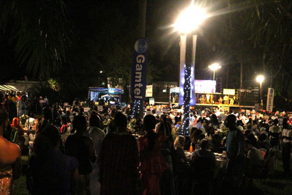 Les images des concerts de Viviane en Gambie : admirez...