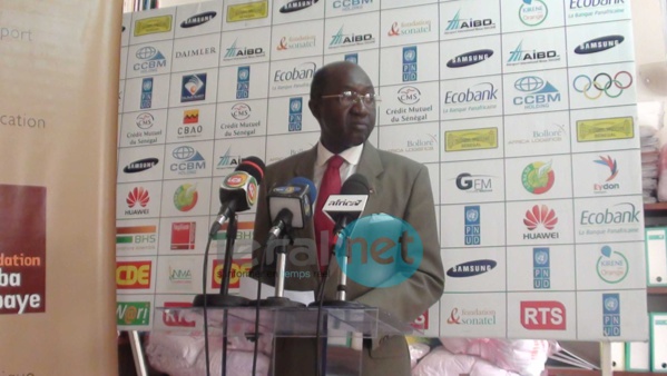 (Photos+Vidéo) Fondation Kéba Mbaye: Démarrage de son opération de distribution de kits scolaires et de création de petites bibliothèques dans les établissements publics