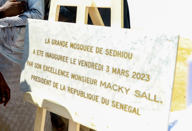 Tournée économique : le Chef de l’État Macky Sall a effectué la prière du vendredi à la Grande mosquée de Sédhiou. Tournée économique : le Chef de l’État Macky Sall a effectué la prière du vendredi à la Grande mosquée de Sédhiou.