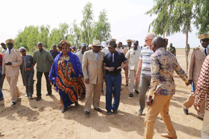 Baba Diao Itoc accueille le Président à sa ferme de Diama où l'agriculture et l'élevage sont bien combinés