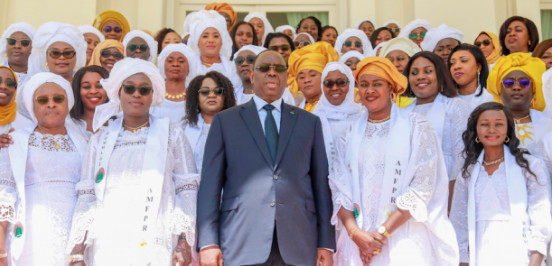 8-Mars: Macky Sall magnifie « le travail exemplaire » des femmes de la Présidence 8-Mars: Macky Sall magnifie « le travail exemplaire » des femmes de la Présidence