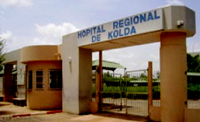 Hôpital Régional de Kolda : Le portail barricadé par les travailleurs pour empêcher le directeur d’y accéder