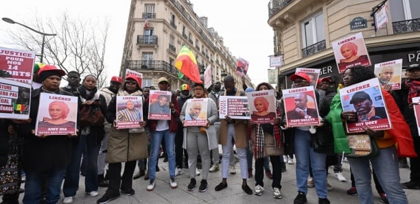 Contre la "dictature de Macky Sall": Des militants de Pastef manifestent en France Contre la "dictature de Macky Sall": Des militants de Pastef manifestent en France