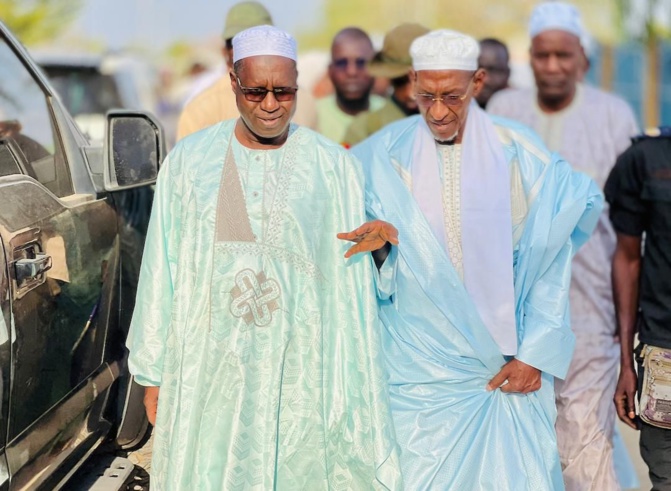 Daaka 2023 : Le Ministre Abdou Karim Sall, nouveau Dg de l’Artp béni par le Khalife de Médina Gounass Daaka 2023 : Le Ministre Abdou Karim Sall, nouveau Dg de l’Artp béni par le Khalife de Médina Gounass